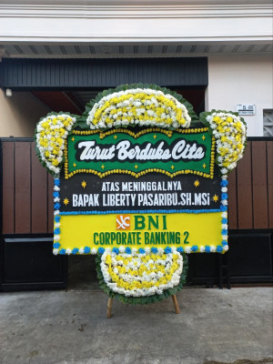 Papan Bunga Duka di Sumber Sari