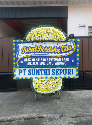 Papan Bunga Duka di Sumber Sari