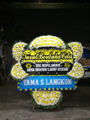 Papan Bunga Duka di Sumber Sari